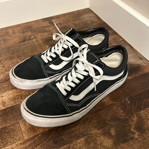 Vans shoes size men 7.5 or women’s 9